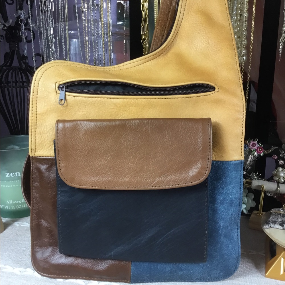 Classic Tan Leather Shoulder Bag - Timeless Women's Handbag